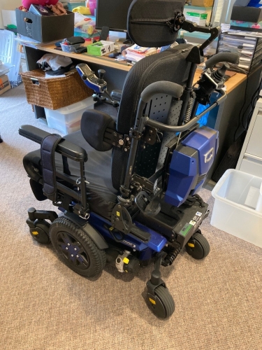 Q6 Edge 3 Wheelchair with Attendant Control